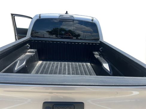 Used 2020 Toyota Tacoma TRD Off-Road image 12