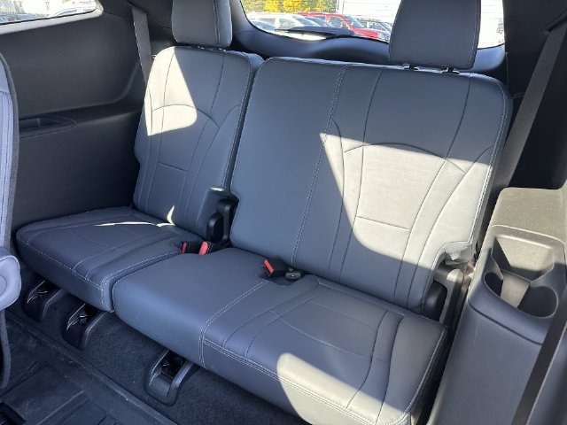 Used 2024 Buick Enclave Essence w/ Experience Buick Package AWD/4WD image 29