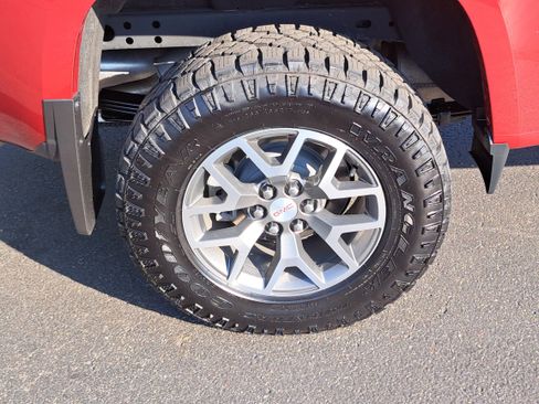 Used 2021 GMC Canyon AT4 w/ Driver Alert Package image 5