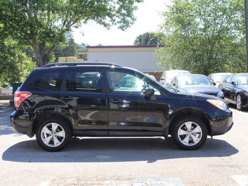 Used 2016 Subaru Forester 2.5i Premium w/ All-Weather Package AWD/4WD image 5