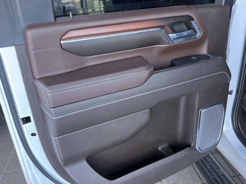 Used 2024 GMC Sierra 2500 Denali w/ Denali Reserve Package AWD/4WD image 11