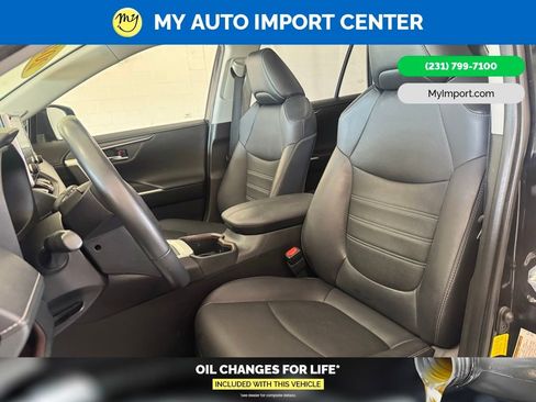 Used 2022 Toyota RAV4 Limited AWD/4WD image 12