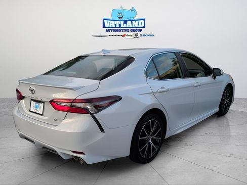 Used 2023 Toyota Camry SE image 5