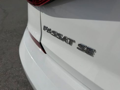 Used 2018 Volkswagen Passat 2.0T SE w/ SE Lighting Package image 11
