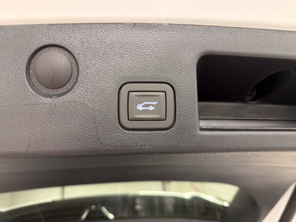 New 2027 GMC Terrain Elevation w/ Elevation Premium Package FWD image 16