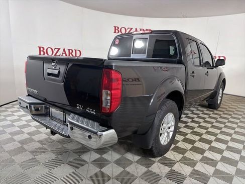 Used 2016 Nissan Frontier SV w/ SV Value Truck Package AWD/4WD image 8
