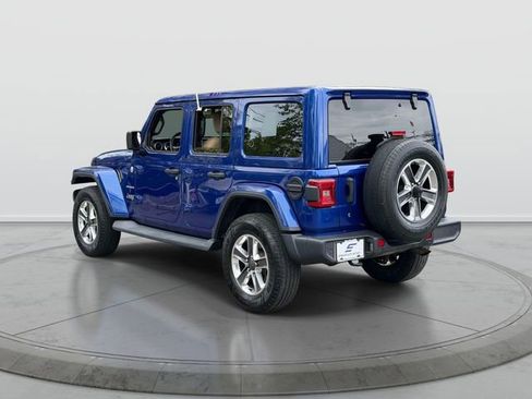Used 2018 Jeep Wrangler Unlimited Sahara w/ Dual Top Group AWD/4WD image 6