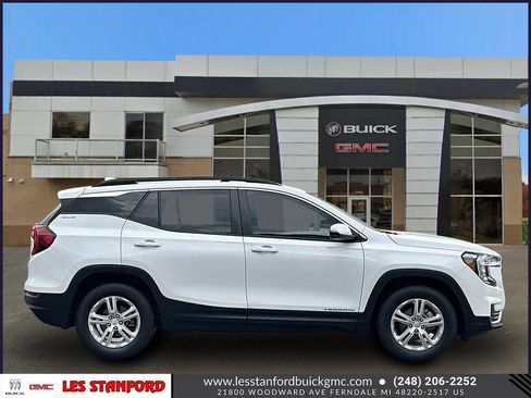 Used 2023 GMC Terrain SLE w/ Driver Convenience Package FWD image 7
