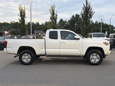 Used 2020 Toyota Tacoma SR RWD image 2