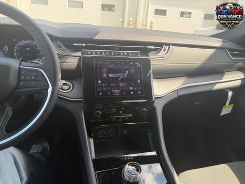New 2026 Jeep Grand Cherokee L Laredo AWD/4WD image 17