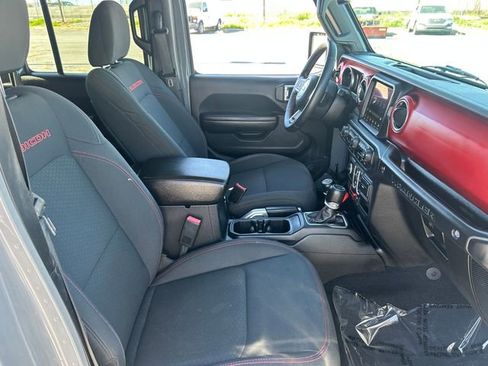 Used 2018 Jeep Wrangler Unlimited Rubicon image 34