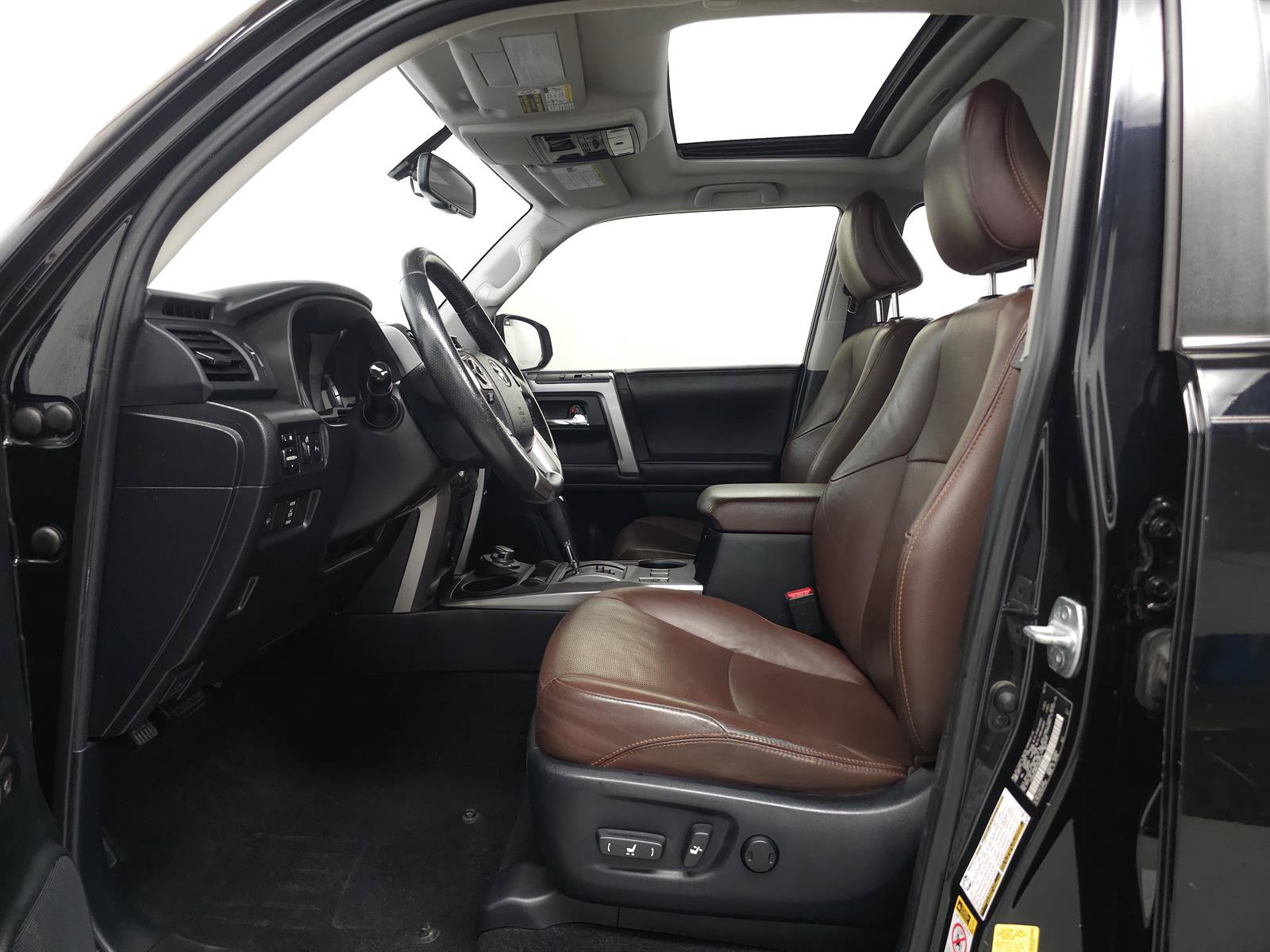 Used 2015 Toyota 4Runner Limited AWD/4WD image 4
