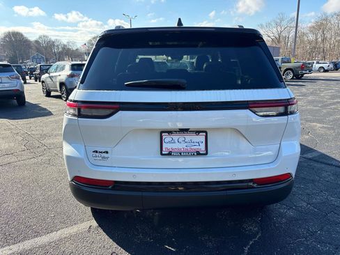 New 2025 Jeep Grand Cherokee Limited image 3