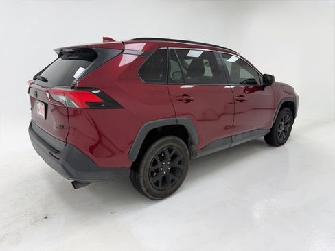 Used 2021 Toyota RAV4 LE FWD image 21