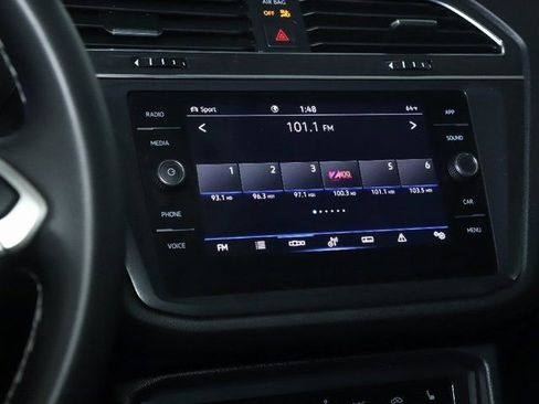 Used 2023 Volkswagen Tiguan SE w/ Panoramic Sunroof Package AWD/4WD image 29