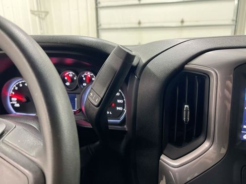 Used 2023 Chevrolet Silverado 1500 Custom AWD/4WD image 17