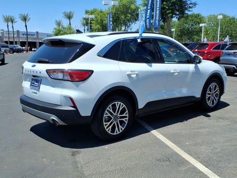 Certified 2022 Ford Escape SEL FWD image 4