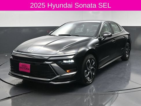 Used 2025 Hyundai Sonata SEL FWD image 2