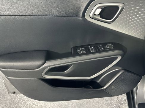 Used 2025 Kia Soul S image 33