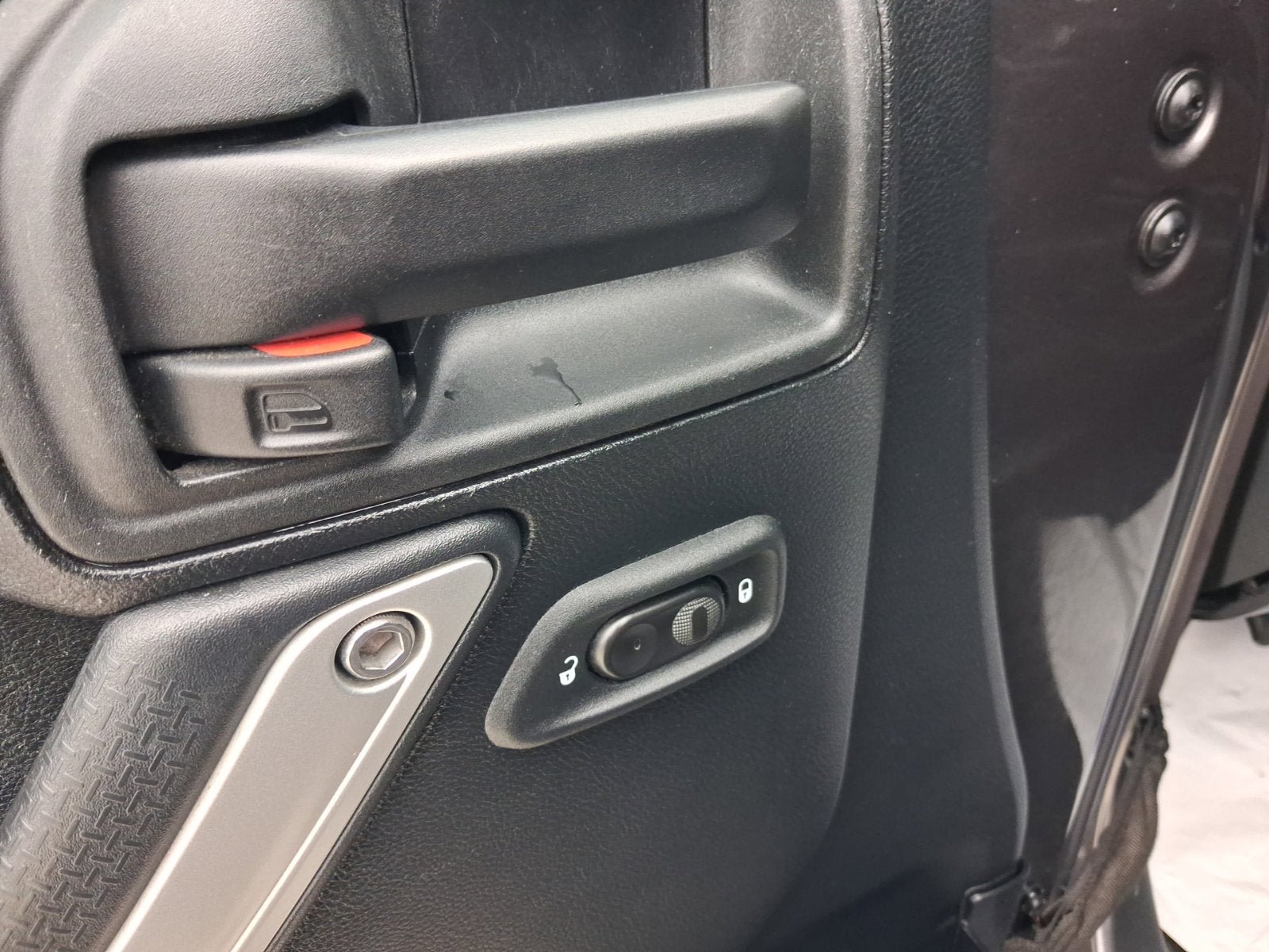 Used 2016 Jeep Wrangler Unlimited Rubicon AWD/4WD image 16