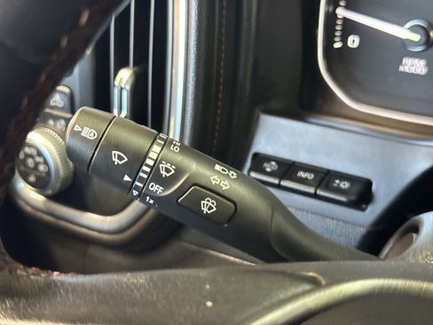 Used 2020 GMC Sierra 2500 AT4 w/ AT4 Premium Package image 30