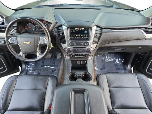 Used 2019 Chevrolet Suburban LT image 9