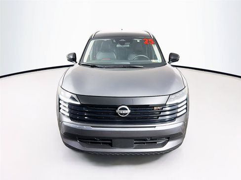 Used 2025 Nissan Kicks SR AWD/4WD image 12