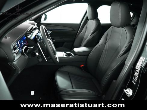 New 2025 Maserati Grecale Modena image 33