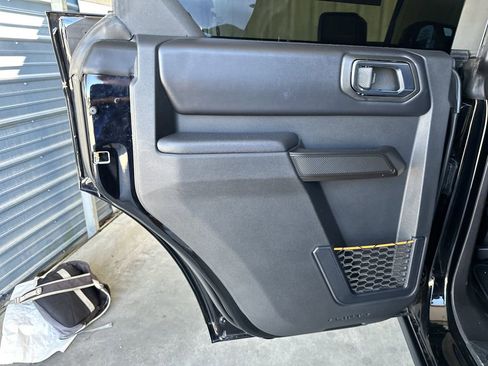 Used 2024 Ford Bronco Badlands w/ Sasquatch Package AWD/4WD image 26