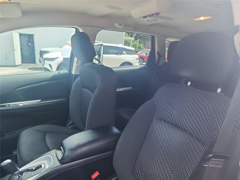 Used 2019 Dodge Journey SE w/ Connectivity Group FWD image 13