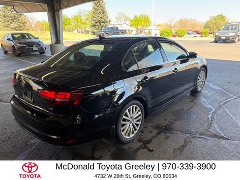 Used 2016 Volkswagen Jetta SEL image 9