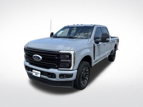 Certified 2025 Ford F250 Platinum AWD/4WD image 3