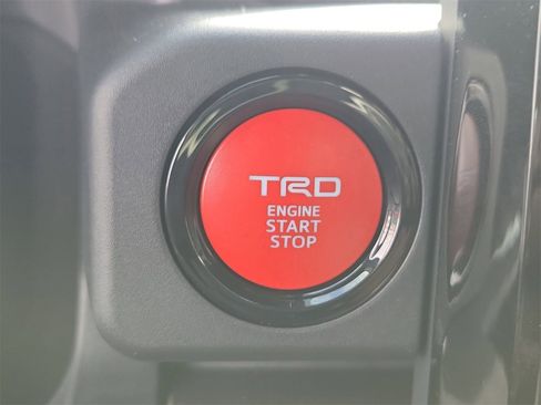 Used 2025 Toyota Tacoma TRD Off-Road image 29