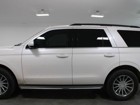 Used 2018 Ford Expedition XLT w/ Equipment Group 202A image 6