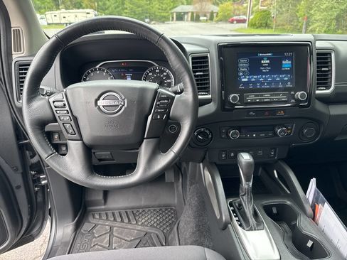 Used 2023 Nissan Frontier SV w/ SV Convenience Package AWD/4WD image 12