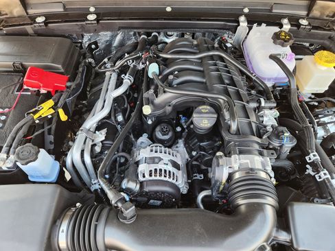 New 2026 Jeep Gladiator Sport AWD/4WD image 22