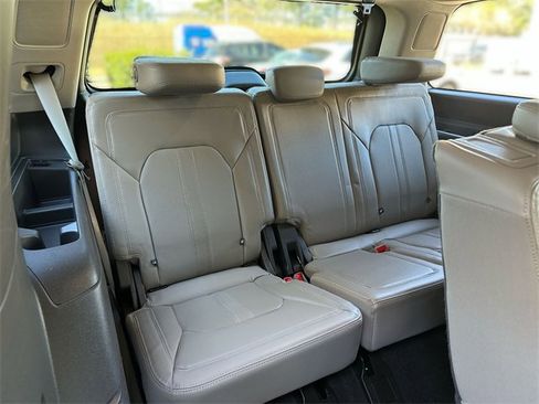 Used 2021 Ford Expedition Limited image 26