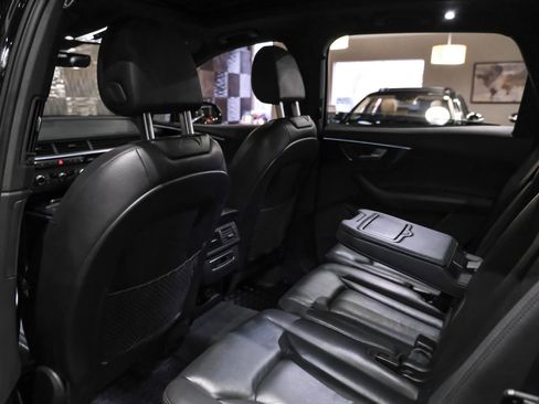 Used 2018 Audi Q7 3.0T Premium Plus w/ Premium Plus Package image 35