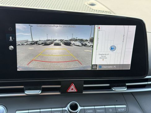 Used 2024 Hyundai Elantra SEL FWD image 26