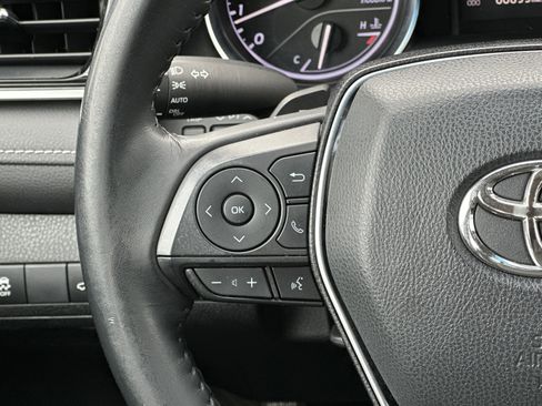 Used 2018 Toyota Camry SE image 24