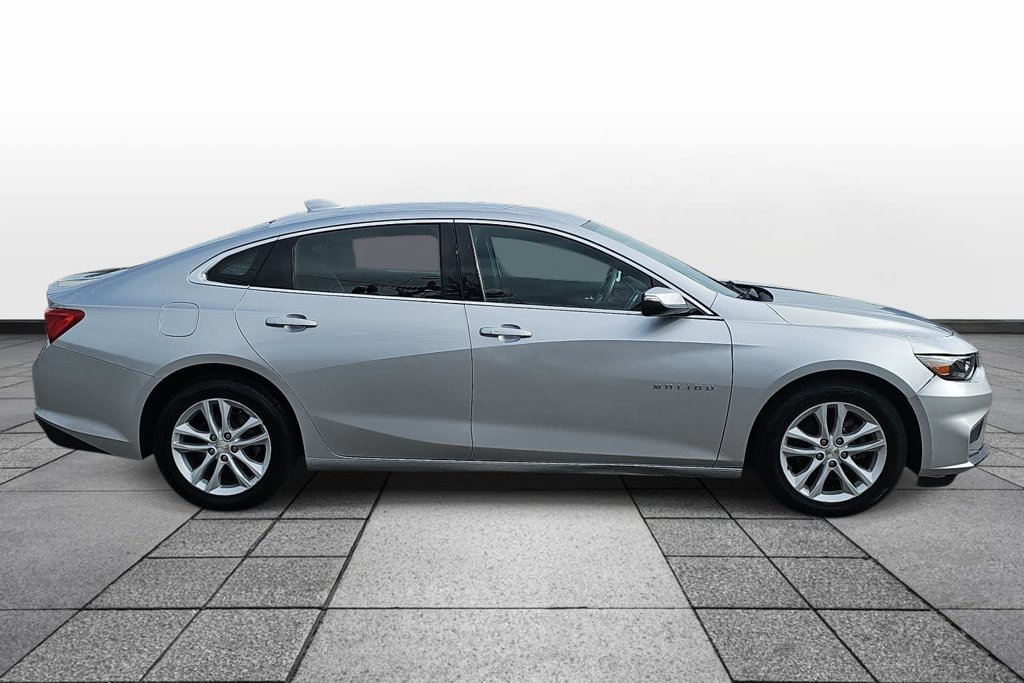 Used 2018 Chevrolet Malibu LT FWD image 4