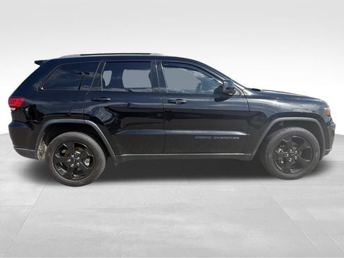 Used 2018 Jeep Grand Cherokee Laredo AWD/4WD image 17