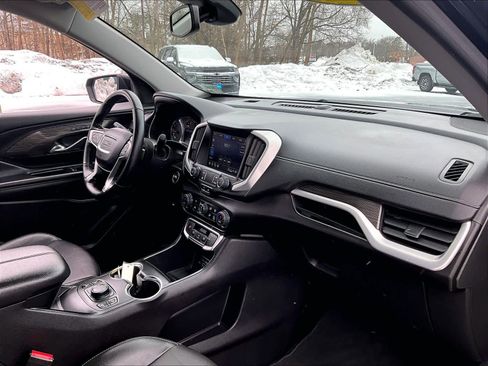 Used 2024 GMC Terrain SLT image 21