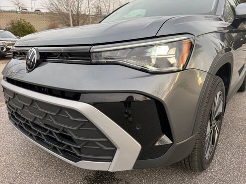 New 2026 Volkswagen Taos SE image 26