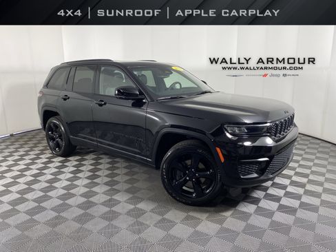 Used 2024 Jeep Grand Cherokee Altitude AWD/4WD image 1