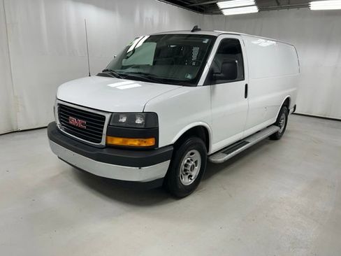 Used 2025 GMC Savana 2500 w/ Driver Convenience Package RWD image 2