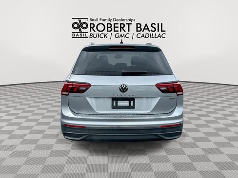 Used 2022 Volkswagen Tiguan SE AWD/4WD image 7