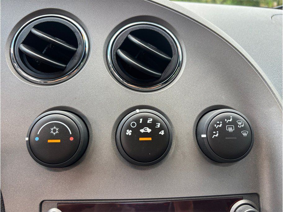 Used 2007 Pontiac Solstice GXP w/ Premium Package RWD image 23
