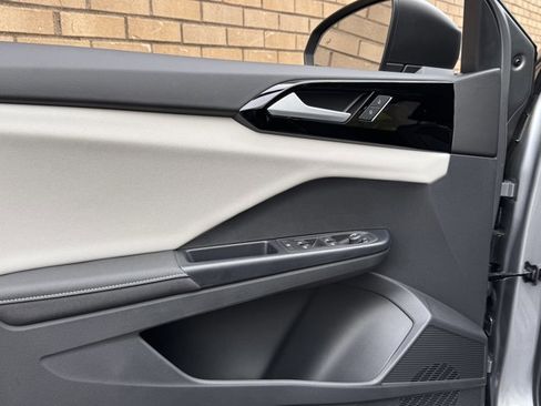 New 2025 Volkswagen Taos S image 20