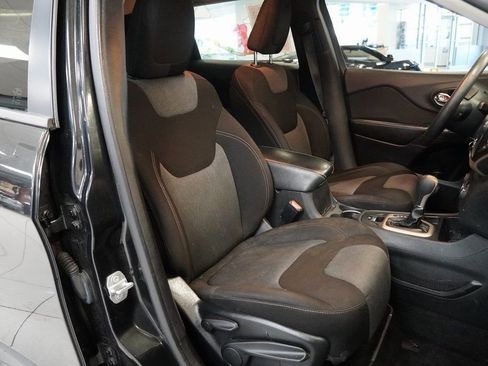 Used 2015 Jeep Cherokee Sport w/ Sport Appearance Group image 22